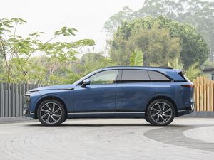 เอ็กซ์เพง จี9 680 อัลตร้า ลอง เรนจ์ ขับเคลื่อนสี่ล้อ รุ่นแม็กซ์ รถยนต์ไฟฟ้าล้วน ขนาดกลาง ระบบขับเคลื่อนสี่ล้ออัจฉริยะ มอเตอร์คู่ ระบบกันสะเทือนแบบถุงลม เร่งความเร็ว 4.2 วินาที - Product Image 5