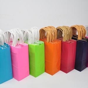 Sacs en papier kraft écologiques personnalisés marron et blanc avec poignée, recyclables, en stock, prêts à être expédiés, avec votre logo imprimé - Product Image 2