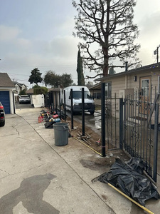 Ngoài trời WPC hàng <span class=keywords><strong>r</strong></span>ào Bảng điều chỉnh sức đề kháng gió bán riêng tư nhôm phụ kiện DIY WPC Gỗ nhựa composite hàng <span class=keywords><strong>r</strong></span>ào thiết lập với lưới - Product Image 4