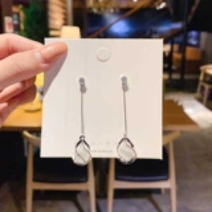 ต่างหูระย้าแฟชั่นสไตล์เกาหลีน่ารักคริสตัลรูปหัวใจแบบกอธิน - Product Image 1