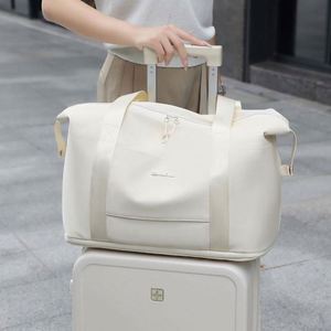 Bolsa de Viaje Plegable Grande y Ligera de PU con Logotipo Personalizado 2025, Bolsa de Almacenamiento de Ropa de Oxford con Acabado de Cuero, para Trajes y Equipaje - Product Image 6