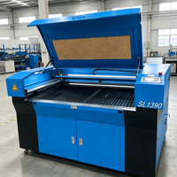 Machine de découpe et de gravure au laser CO2 dédiée au traitement des matériaux publicitaires en acrylique