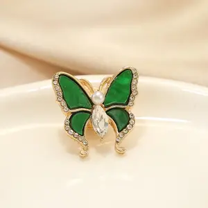 Hottest Emerald Green Butterfly Safety Pin Hijab Brooches Rhinestone Corsage Accessories Cute Inset Diamond Butterfly Brooch Pin