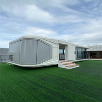 Cabane modulaire d'extérieur préfabriquée pour l'hébergement touristique, les stations balnéaires, le glamping, la location, les chambres d'hôtes, la maison capsule spatiale