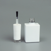 Emballages cosmétiques en verre de luxe en gros, flacons carrés blancs pour vernis à ongles de 10 ml et 15 ml avec bouchon blanc et pinceau, impression sérigraphiée