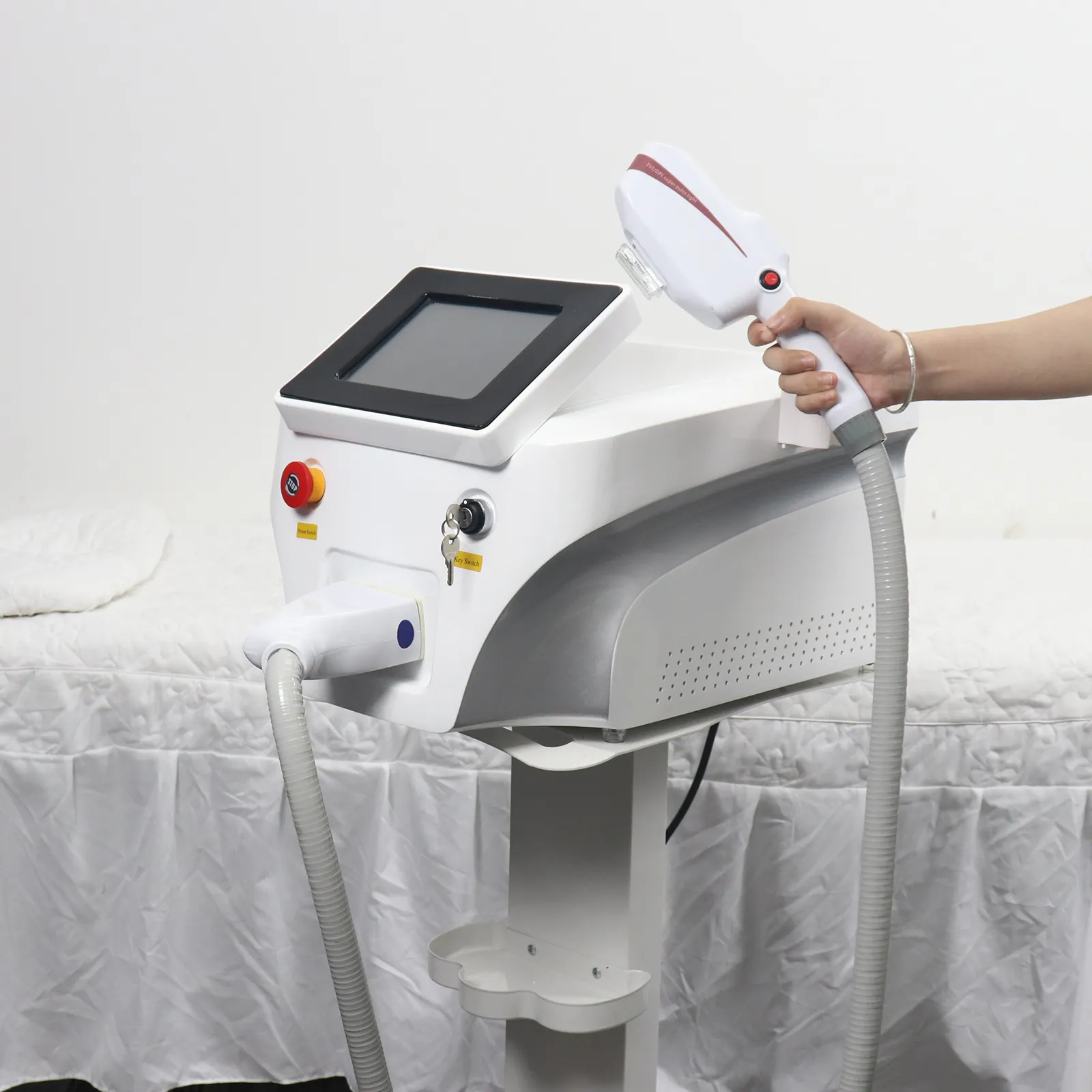 O baixo preço IPL Lazer E-luz Opt Hair Removal Machine / Lazer Hair Removal / Hair Removal Lazer Machine