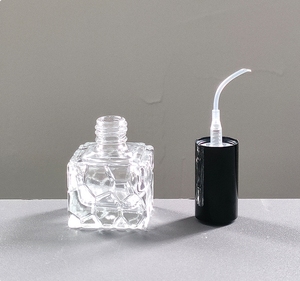 Prueba vacía 10ml Square Spray Glass Packaging Botella <span class=keywords><strong>de</strong></span> perfume <span class=keywords><strong>de</strong></span> vidrio Portable Clear Women Spray Atomizer - Product Image 6