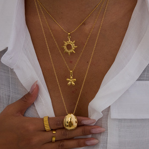 Collier élégant de style européen et américain en acier inoxydable plaqué or 18 carats, bijou simple haut de gamme en titane inaltérable, luxe léger - Product Image 2