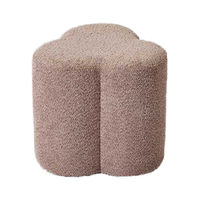 Tabouret en peluche brun clair en forme de trèfle moderne pour chambre à coucher appartement ou bureau à domicile chaise de loisirs décoration intérieure