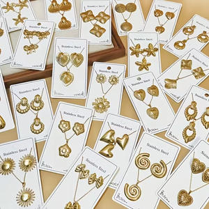 MW moda sınır ötesi kişiselleştirilmiş yeni paslanmaz çelik 18K altın kaplama kadınlar hediye geometrik kolye küpe takı seti - Product Image 1