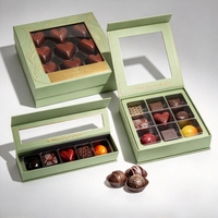 Boîte à fenêtre carrée en PVC personnalisée pour chocolats, noix et bonbons, emballage cadeau rigide de qualité supérieure, directement de l'usine