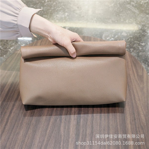 Bolso de mano con borde enrollado de cuero PU de gran capacidad estilo retro y artístico para mujer. - Product Image 4