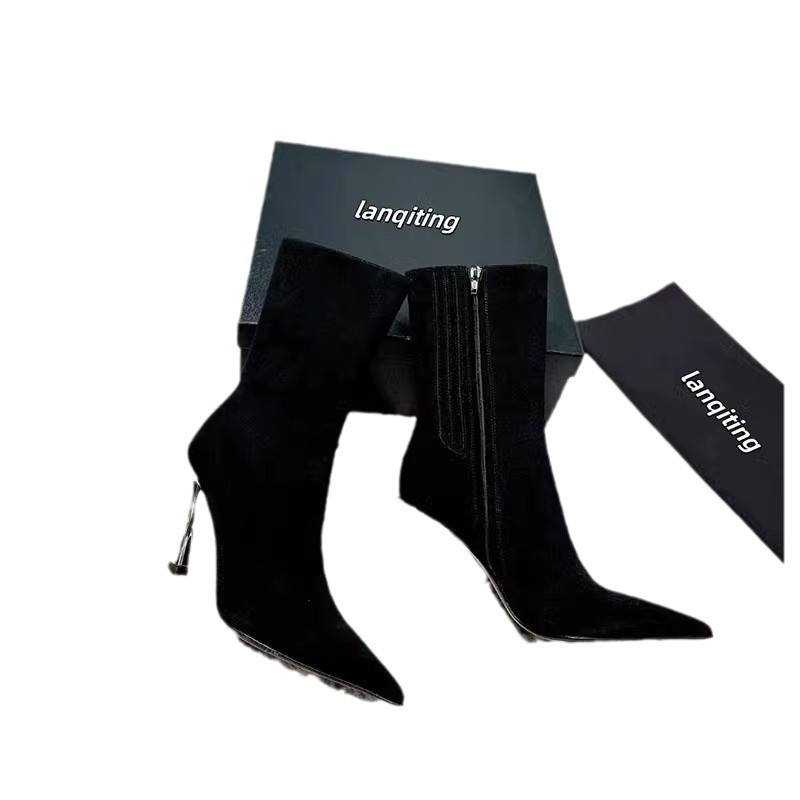 หนังนิ่มสีดำ8.5ซม. [กำมะหยี่ซับ]