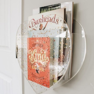 Support mural en acrylique transparent pour Bible, avec logo personnalisé imprimé en sérigraphie, également utilisable comme présentoir cosmétique - Product Image 6