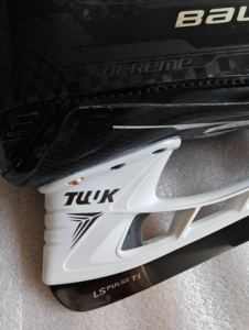 Lightweight Design with Ankle Support & Titanium Guards Senior Level Pro Ice Hockey Skates Carbon Fiber - Product Image 3