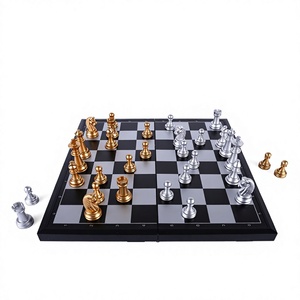 Set di <span class=keywords><strong>Scacchi</strong></span> Magnetico Portatile in Plastica, Pezzi Oro e Argento, Bianco e Nero, Vendita all'Ingrosso, Gioco da Tavolo per Competizioni, in Scatola, Zhejiang - Product Image 1