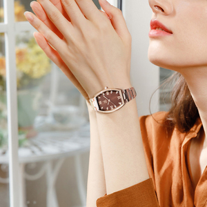 <span class=keywords><strong>Montre</strong></span> pour femmes, cadran carré, quartz, OEM ODM, design personnalisé, style vintage, <span class=keywords><strong>montre</strong></span>-<span class=keywords><strong>bracelet</strong></span> pour femmes - Product Image 3