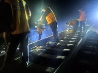 Dispositif d'alignement laser équipement de mesure de niveau de voie ferrée