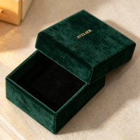 Boîte à bijoux vintage en cuir PU vert, logo personnalisé en feuille d'or, boîte cadeau rigide pour bagues, colliers, bracelets