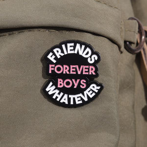 Spilla in Metallo Smaltato 'Friends Forever Boys Whatever', Distintivo Cartoon BFF per Zaino e Bavero, Regalo per Amici - Product Image 3
