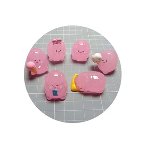 100 Uds Rosa luminoso Mini resina <span class=keywords><strong>cerdo</strong></span> adornos juguetes muñecas figuras hogar jardín decoración brillo en la noche escritorio DIY adornos artesanales - Product Image 5