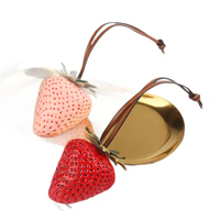 Nouveau pendentif sac 3D fraise, porte-clés fraise en résine, accessoires de sac pour femme, pendentif porte-clés de voiture