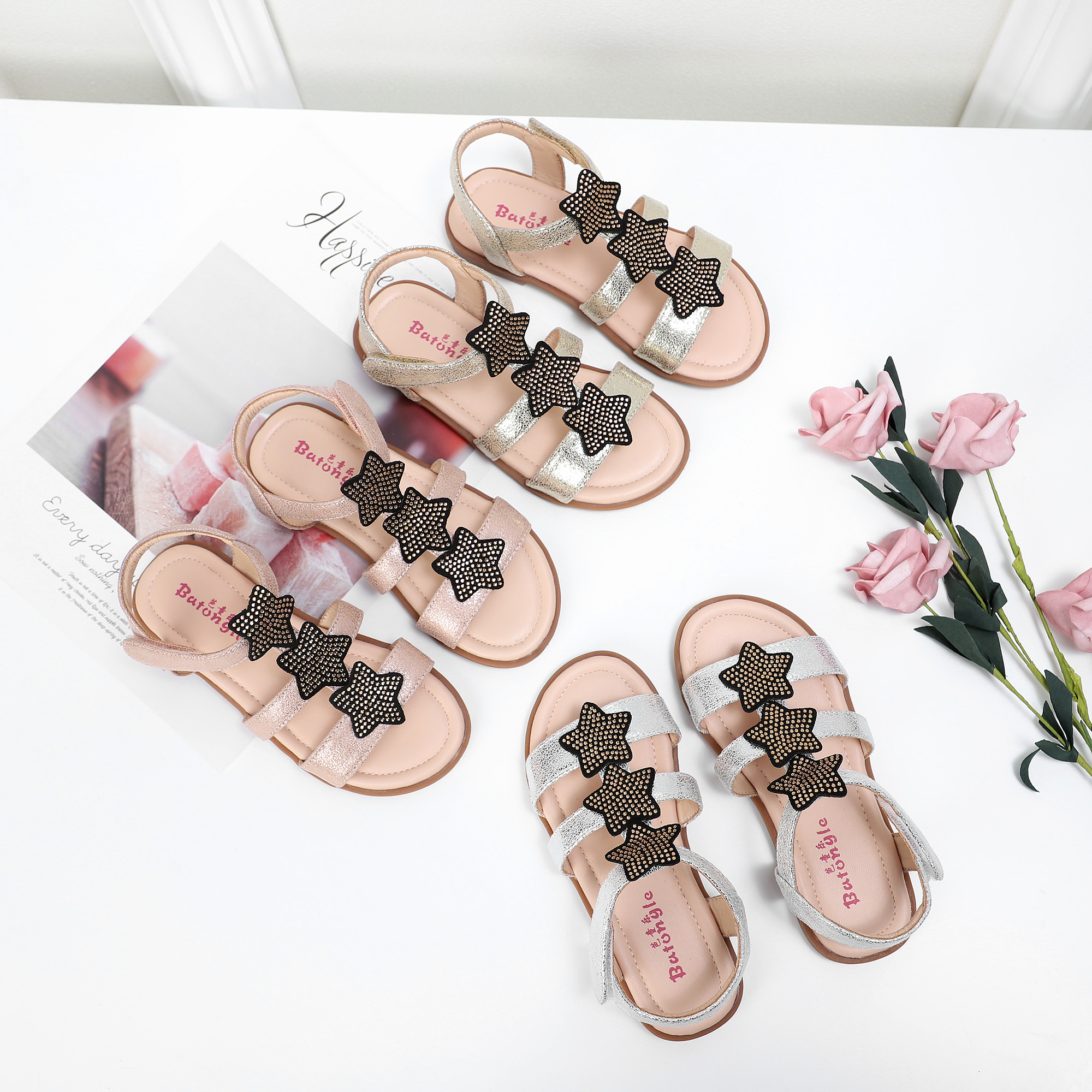 Высококачественные летние сандалии для девочек, новинка, детские сандалии с цветочным узором и пятиконечными звездами на мягкой подошве, детские сандалии
