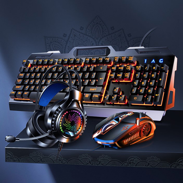 Mouse Pad 3200dpi Gaming Mouse and USB Wired Backlight Mechanical Feel Metal Keyboard Earphone Headphone