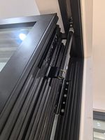 Sistem Pintu Lipat Akordion Geser Vertikal Ganda Desain Tahan Air Kaca Lipat Aluminium Modern Pintu Bifold