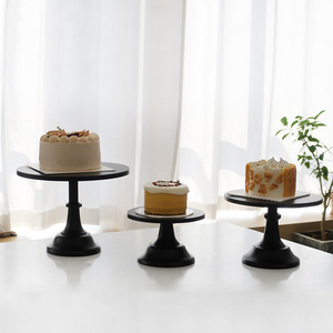 Présentoir de table à desserts en métal de style européen ensemble de cérémonie de mariage avec plateau à gâteaux support à collation pour thé de l'après-midi pour décorations - Product Image 1