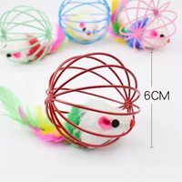 Vente en gros de jouets pour chats d'intérieur mignons et colorés boules de souris en peluche de style amusant caractéristiques durables avec plumes pour amis félins
