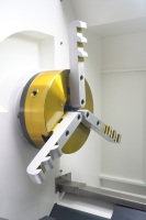 Torno CNC Automático de Alta Precisión YUJIE AMR26L con Doble Husillo, Guía Lineal Estable y Sonda 3D para Reparación de Ruedas