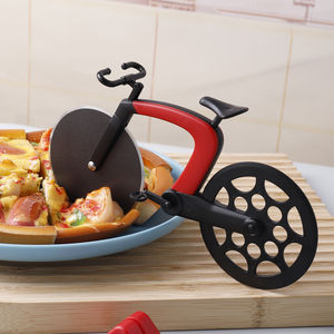 Roue à <span class=keywords><strong>pizza</strong></span> en forme de vélo avec support, surface givrée antiadhésive, couteau à <span class=keywords><strong>pizza</strong></span> en acier inoxydable, trancheuse à <span class=keywords><strong>pizza</strong></span>, gadgets de cuisine - Product Image 2