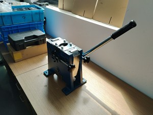 Machine à sertir à froid SWAN LS3T-D 2024 en fonte nodulaire, facile à utiliser, pour fils d'aluminium de 1,00 à 5,00 mm - Product Image 3