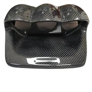 Garniture de tableau de bord en fibre de carbone brillante - Résistante à la chaleur, anti-corrosion, ajustement parfait, protégée contre les UV pour les intérieurs de véhicules de conduite quotidienne - Product Image 1