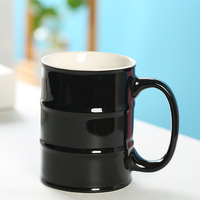 Mug en céramique créatif pour cadeau de fête, en forme de fût à huile, résistant aux hautes températures, compatible micro-ondes, design moderne et minimaliste