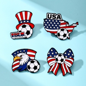 Pin Esmaltado de la Selección de Fútbol de EE. UU. con el Emblema <span class=keywords><strong>del</strong></span> Sombrero <span class=keywords><strong>del</strong></span> Tío Sam, Broche Patriótico de Fútbol Americano para Decoración de Camisetas y Mochilas - Product Image 3