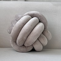 Coussin en velours cristal tressé à la main style nordique INS, nœud boule à trois brins, diamètre 22-28 cm, cadeau pour la décoration intérieure