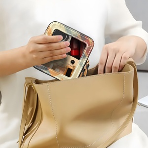 กระเป๋าเครื่องสำอางใสลายสก็อตสไตล์เรโทรลายดอกพัวเคนิเคนิแบบฮาวาย - Product Image 6