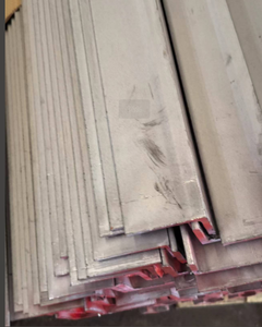 Angles en acier inoxydable du fabricant chinois Profil <span class=keywords><strong>MS</strong></span> L en fer d'ange laminé à chaud Angles en acier inégaux et égaux <span class=keywords><strong>Prix</strong></span> compétitif - Product Image 3
