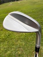 Wedge de golf haute performance usiné CNC, wedge de sable 56 degrés en acier inoxydable forgé, avec logo personnalisé, manche en caoutchouc antidérapant