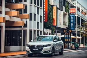 Trong Kho Xe Mới 2024 Honda Crider Tốc Độ Cao Lingpai 1.0T 180Turbo Cvt Flagship Phiên Bản 2023 Xăng Xe Bán Cho Người Lớn - Product Image 2