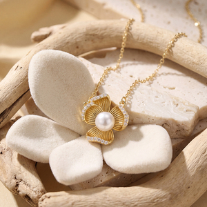 Copper Gold Plated Four Petal Ribbed <b>Fan</b> Flower CZ Edge Freshwater Pearl Pendant Necklace Vintage Luxury Jewelry for Women - Product Image 4