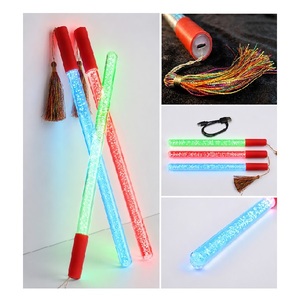 Varitas Dandiya Luminosas Multicolor con Iluminación Dinámica y Borlas de Seda Vibrantes para la Noche de Baile Garba - Product Image 4
