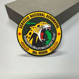 Patch en PVC souple 3D personnalisé avec logo, patch en caoutchouc de silicone PVC personnalisé à transfert thermique, patchs tactiques en PVC personnalisés avec Velcro thermocollant - Product Image 3