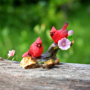 Amerikan Kardinal Kuş Süsleri Mikro Peyzaj Reçine El Yapımı Kuş Sevimli Çiçek Desenli Bahçe Peyzajı Masaüstü Süsü - Product Image 3