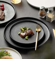 Assiette plate en céramique noire mate minimaliste, personnalisable avec logo, pour steak, ronde, résistante au four, en porcelaine, pour restaurants