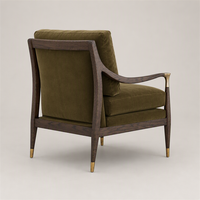 Fauteuil en velours vert olive de style moderne du milieu du siècle, avec structure en bois et finitions en laiton, pour salon, chambre ou coin lecture