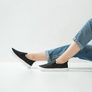 Di Cuoio delle donne <span class=keywords><strong>Sneakers</strong></span> Slip <span class=keywords><strong>on</strong></span> Mocassini Scarpe Da <span class=keywords><strong>Donna</strong></span> Scarpe Scuola Nero per I Bambini Delle Ragazze Casual Da Trekking Scarpa Da Tennis - Product Image 5