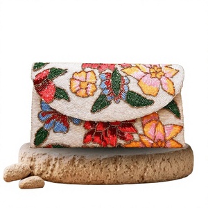 Porte-monnaie rectangulaire mini en coton brodé ethnique, fait main, avec broderie traditionnelle au fil et fermeture éclair, Uttar - Product Image 1